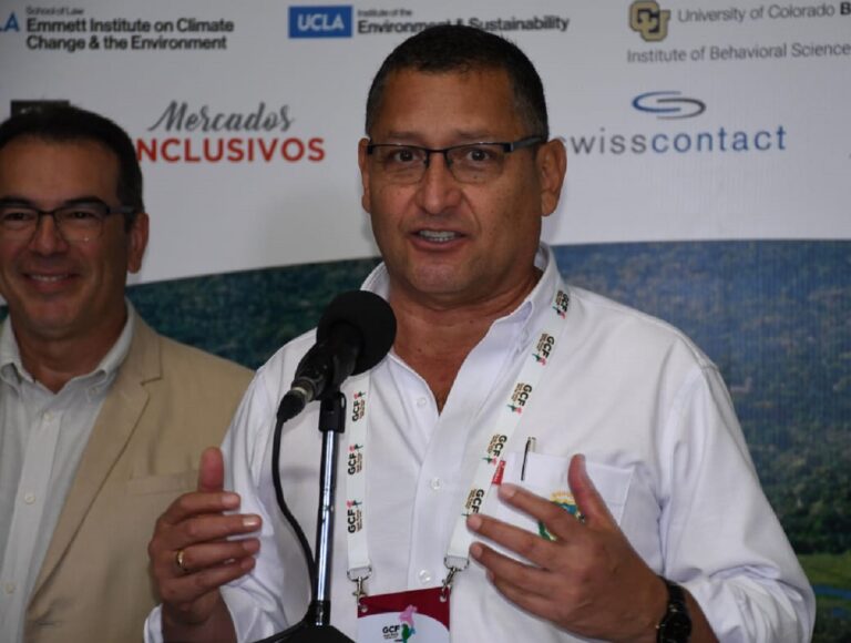 Óscar Montes anuncia su retiro de la política en 2026 tras una gestión marcada por promesas incumplidas y crisis económica