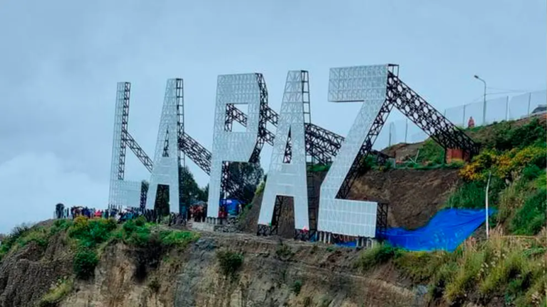 La Alcaldía dice que el letrero ‘La Paz’ busca generar ingresos de $us 2 mil millones en turismo La Alcaldía dice que el letrero ‘La Paz’ busca generar ingresos de $us 2 mil millones en turismo