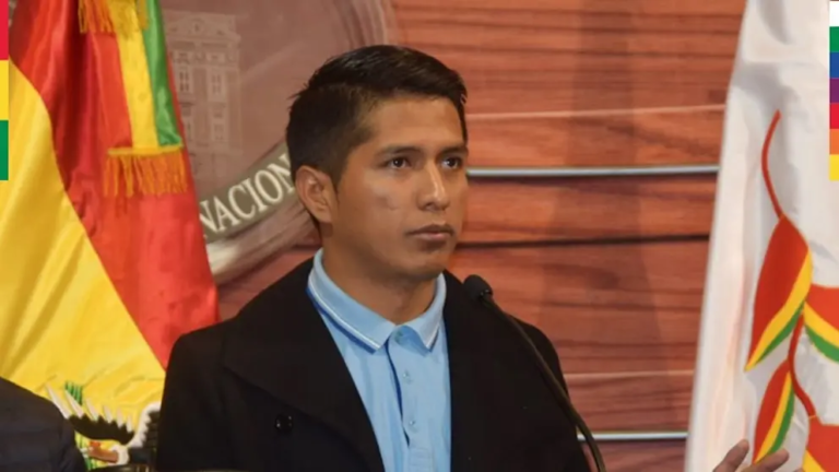 Andrónico responde a evistas y los acusa de desinformar e impulsar una campaña de desprestigio