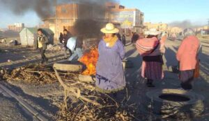 protestas-en-aumento-tercer-dia-de-bloqueos-deja-a-cochabamba-aislada-y-al-pais-en-tension-04-06-2025
