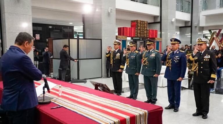Bolivia. Cambio del Alto Mando vulnera institucionalidad y genera sospechas de fraude