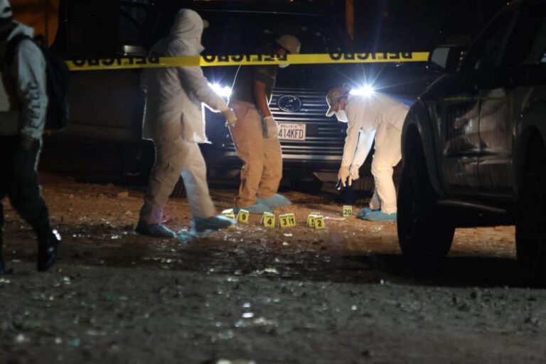 Acribillan a dos hombres que iban en un lujoso vehículo en la zona norte de Santa Cruz