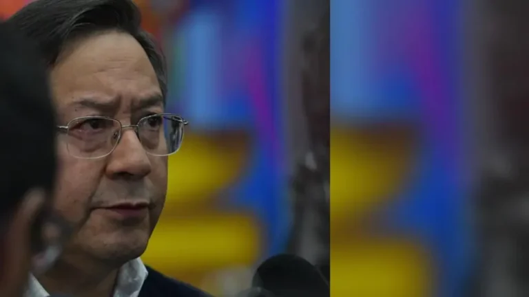 Arce rechaza proyecto de prórroga y dice que entregará Presidencia el 8 de noviembre