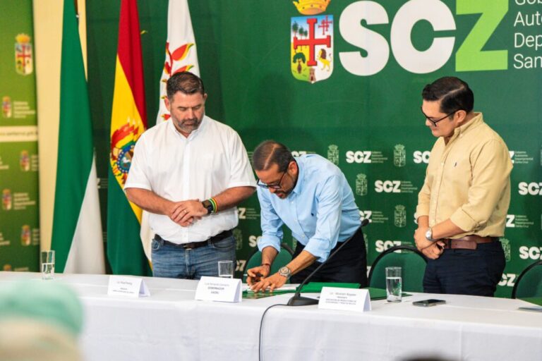 Instituciones cruceñas unen esfuerzos en contra de los avasallamientos de tierras