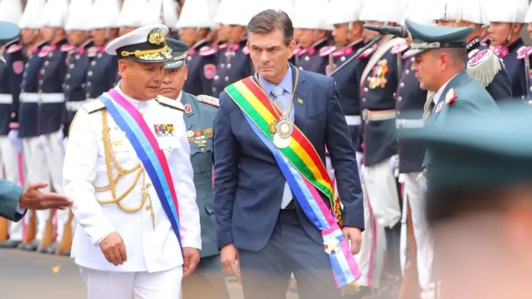 Paz es reconocido como capitán general de las FFAA