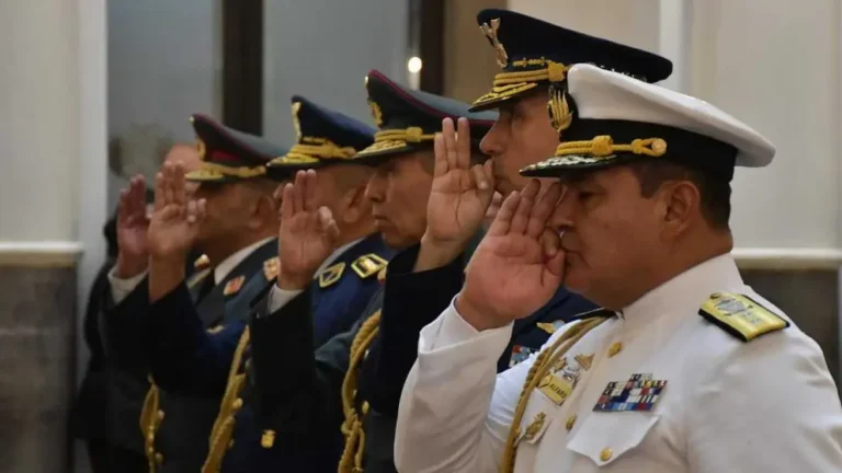 Paz posesiona al Nuevo Alto Mando Militar