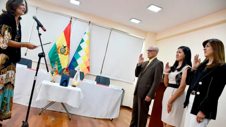 Posesionan a nuevos viceministros de Educación