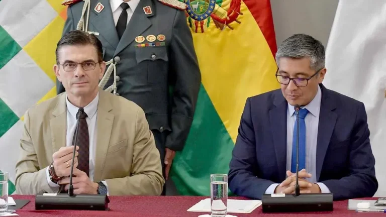 Gobierno anula cuatro impuestos y apunta a reducir en 30% gasto fiscal