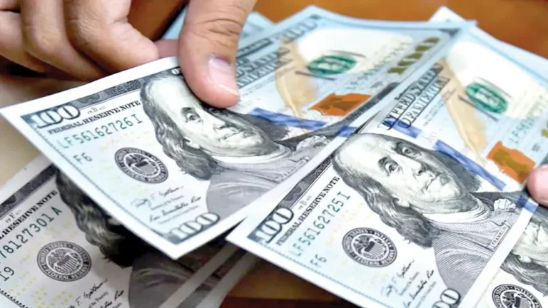 Paz promulga tres créditos que suman $us680 millones