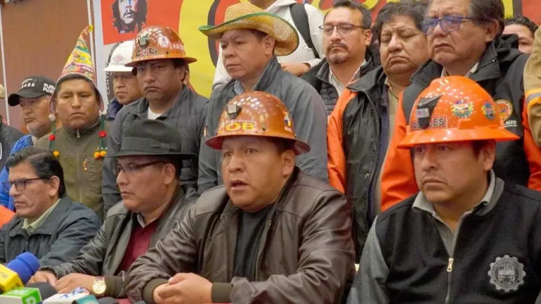 COB declara paro general indefinido en contra del decreto 5503
