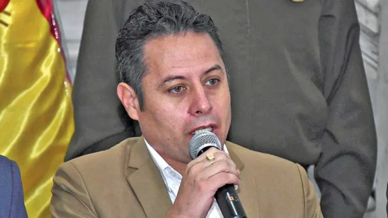 Lara confirma que no irá con el PDC en las subnacionales; anticipa apoyo a «candidatos honestos»