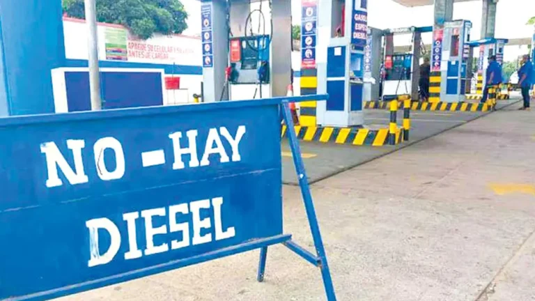 Choferes prevén reunirse con Paz por el diésel; prestatarios marchan por diferimiento
