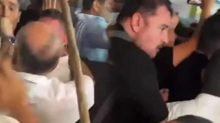 Camacho y JP Velasco inscriben candidaturas en medio de agresiones entre sus seguidores