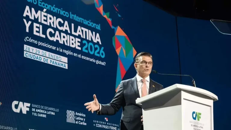 Foro Económico de la CAF: Paz ofrece a Chile los ‘puertos’ de Bolivia para conexión con Brasil