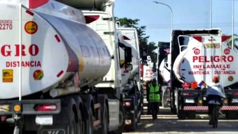 Desde YPFB aseguran que los combustibles líquidos pasan por controles estrictos de calidad
