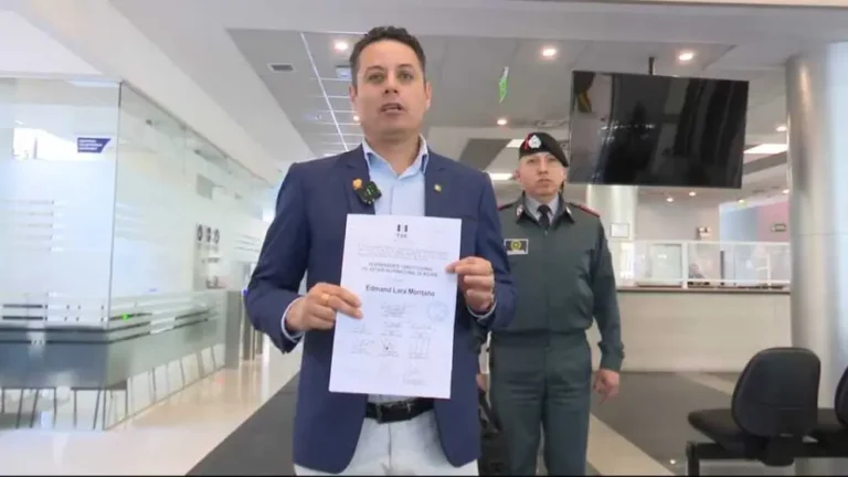 Lara se presenta en YPFB y pide informe sobre combustible de mala calidad y auditoría