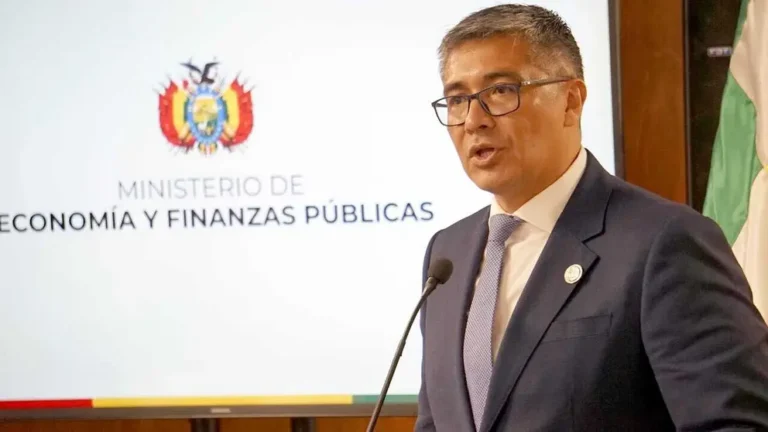 Gobierno descarta incremento de combustibles pese a alza del petróleo internacional