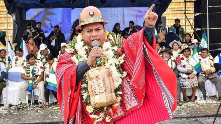 Loza se declara ‘vencedor’ ante ‘intento de fraude’ y pide no abandonar a Evo