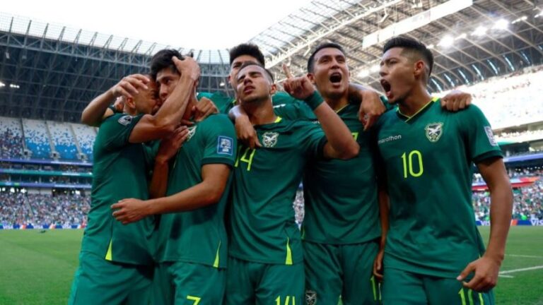 Bolivia venció 2-1 a Surinam y enfrentará a Irak en la final del Repechaje