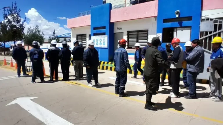 Diálogo en pausa: Gobierno y choferes de Oruro entran en cuarto intermedio Diálogo en pausa: Gobierno y choferes de Oruro entran en cuarto intermedio